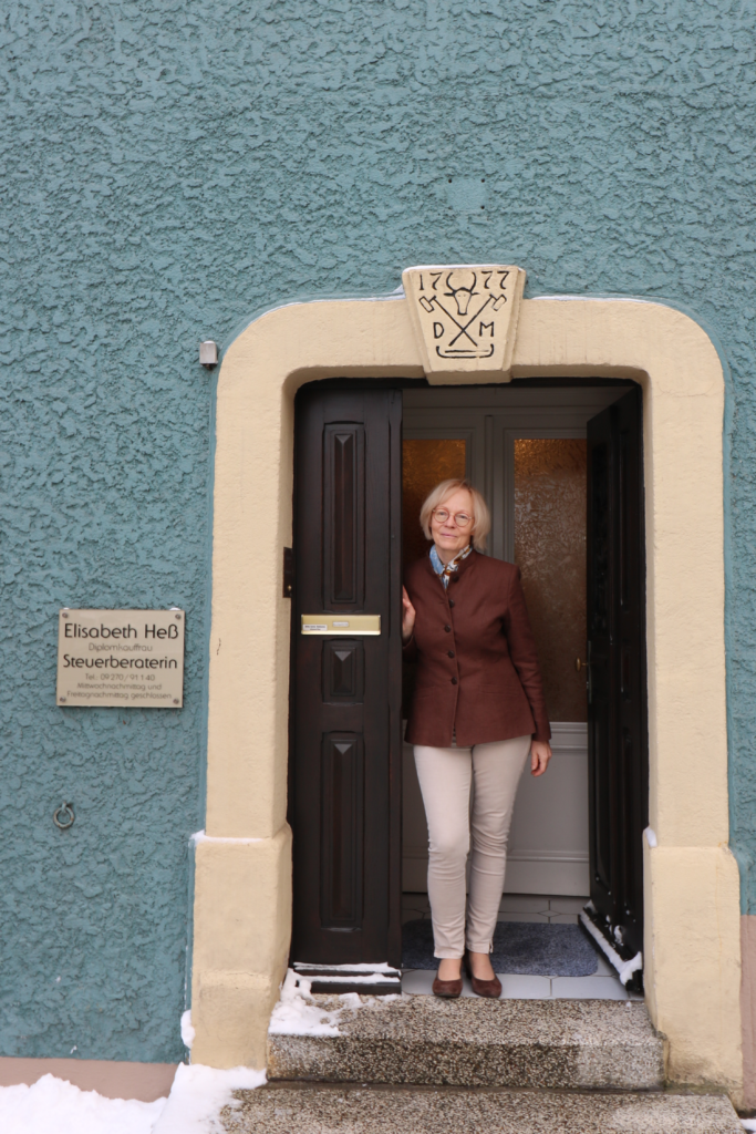 Steuerkanzlei Elisabeth Hess in Creußen von aussen im Winter